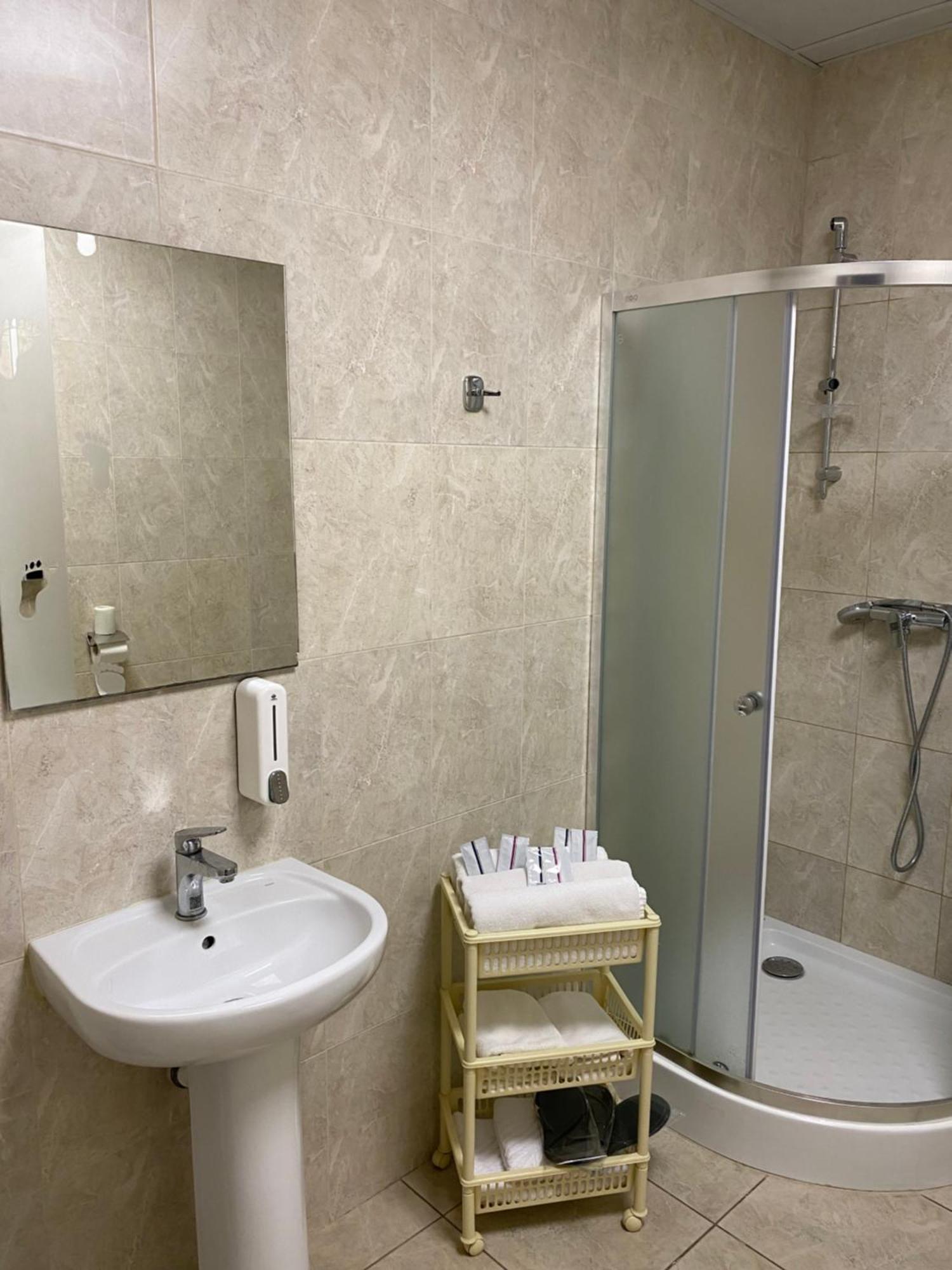 Hotel Obolon-Arena Kijev Kültér fotó